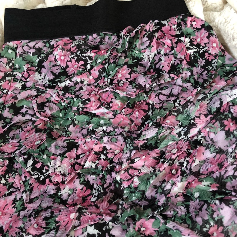 Mini skirt - Picture 3 of 3